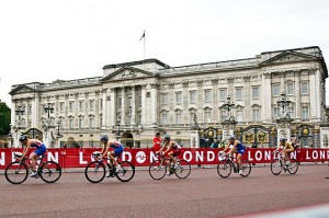 110908_London-Triathlon-Buckingham-Palace
